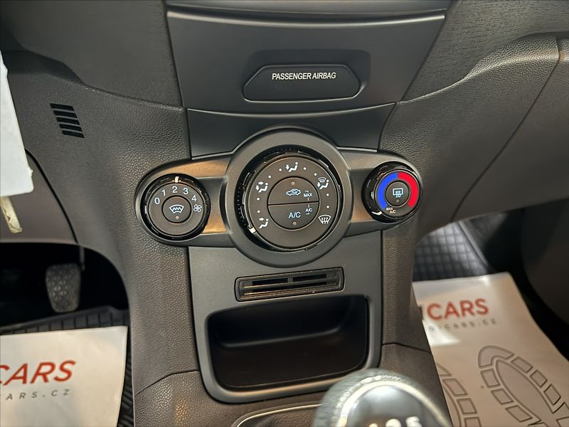 Ford Fiesta 1,0   i 1.MAJITEL ČIDLA KLIMA - fotka 13 z 26