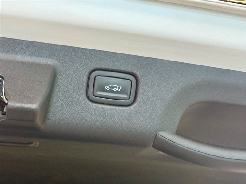 Hyundai Kona EV 65,4kWh CZECH EDITION - fotka 15 z 16