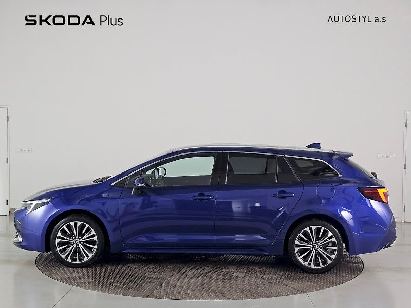 Toyota Corolla (2024) TS 1.8HEV 140k STYLE - fotka 3 z 23