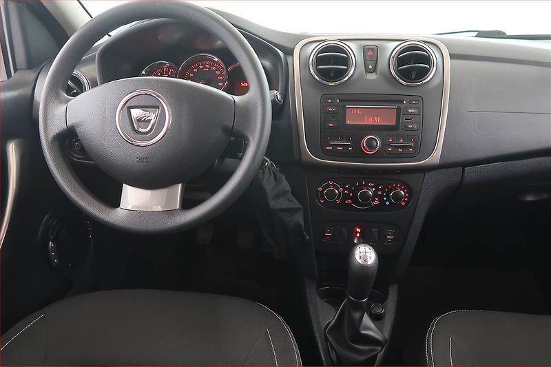 Dacia Sandero (2014) 1.2 16V - fotka 7 z 13