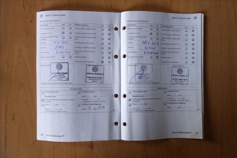 Volkswagen Polo 1,2 i, ČR, SERV.KN., COMFORT. - fotka 31 z 33