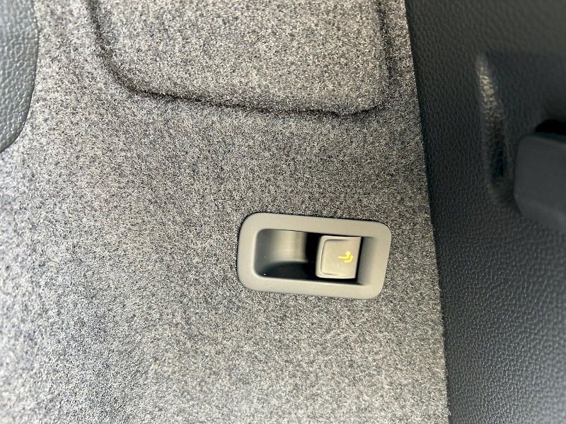 Škoda Karoq (2025) Sportline 2.0 TDI 110 kW DSG - fotka 33 z 35