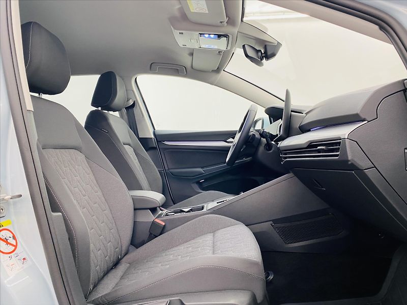 Volkswagen Golf 1,5 eTSI DSG 85kW LIfe - fotka 8 z 26
