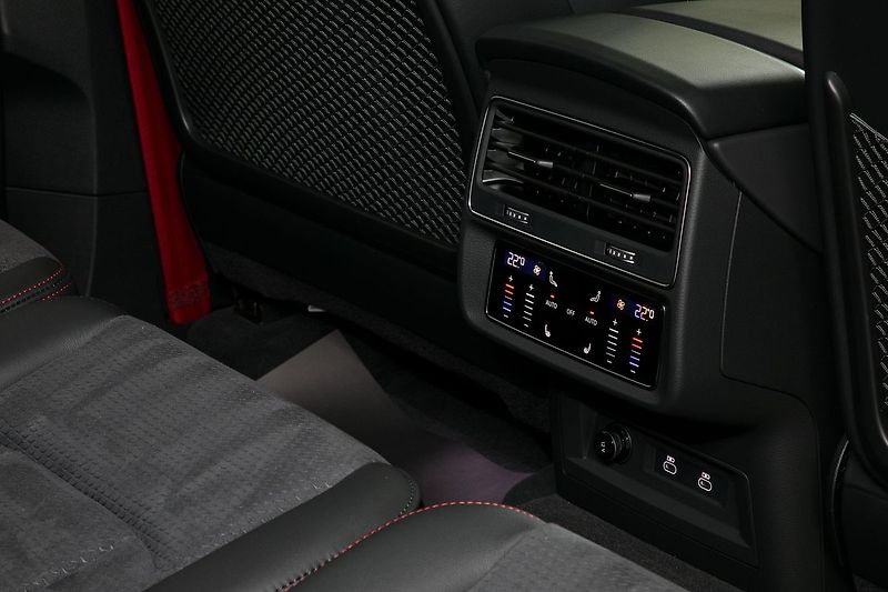 Audi Q7 3.0TDI 210kW S-line 7m ZÁRUKA - fotka 24 z 50