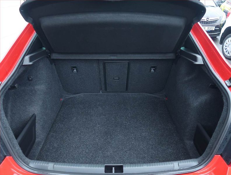 Škoda Rapid (2017) 1.0 TSI, Serv.kniha, Kůže - fotka 13 z 16