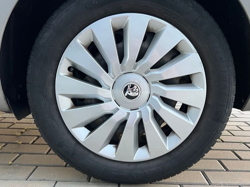 Škoda Octavia 1,6 TDi 81kW STYLE-KAMERA.P - fotka 11 z 42