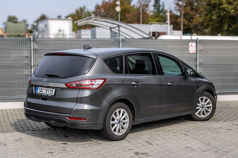 Ford S-MAX - fotka 5 z 24
