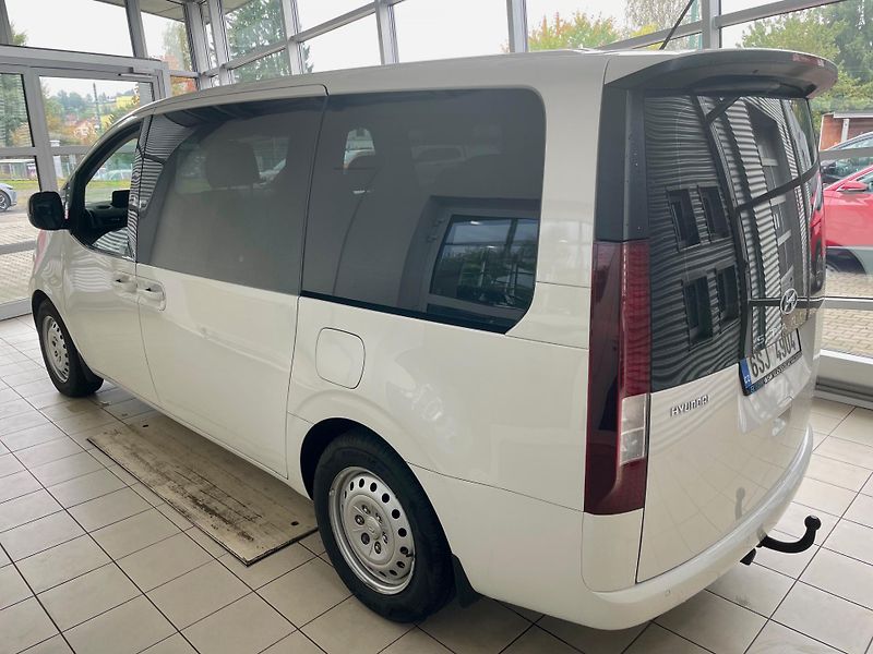 Hyundai Staria (2024) 2,2CRDi 130kW Comfort 6MT 4x2 - fotka 2 z 22