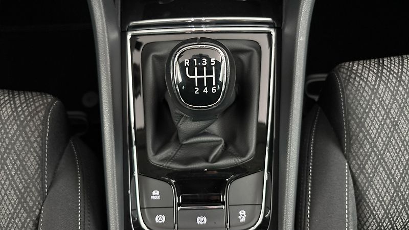 Škoda Karoq 1.5 TSI Style - fotka 24 z 28