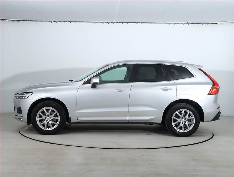 Volvo XC60 (2019) D4 - fotka 3 z 27