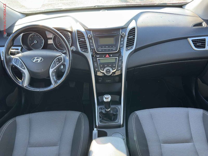 Hyundai i30 (2015) 1.6 16V, ČR, AAC, tempo - fotka 8 z 19