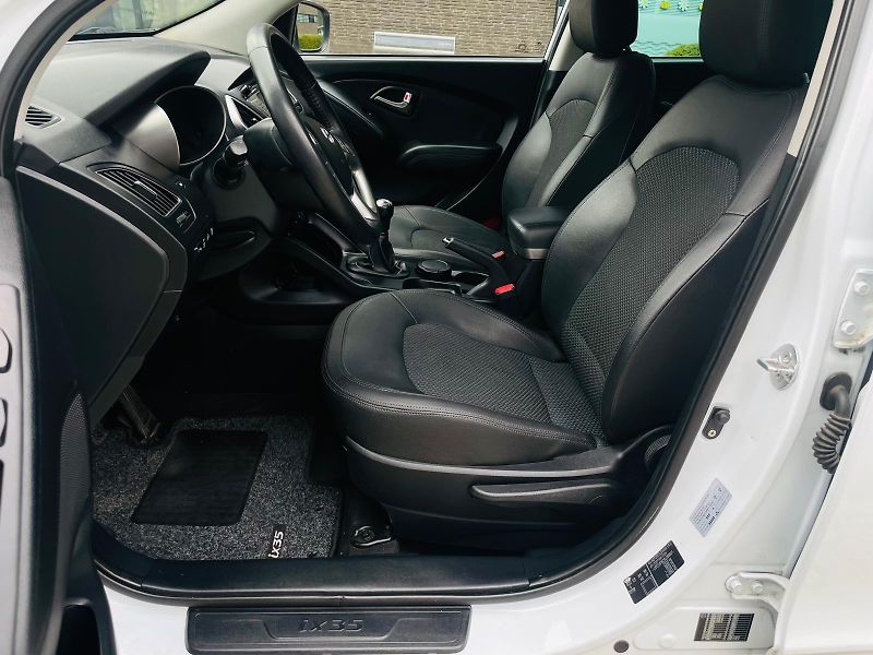 Hyundai ix35 2.0i 4x4 1MAJIITEL KAMER TAŽNÉ - fotka 32 z 46