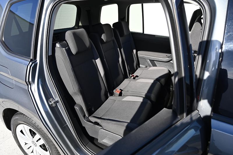 Volkswagen Touran 1.2TSI 81KW Comfort 7mist 3/17 - fotka 42 z 60