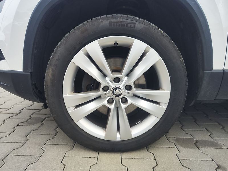 Škoda Karoq 2.0 TDI/140kW Style DSG 4x4 - fotka 36 z 36