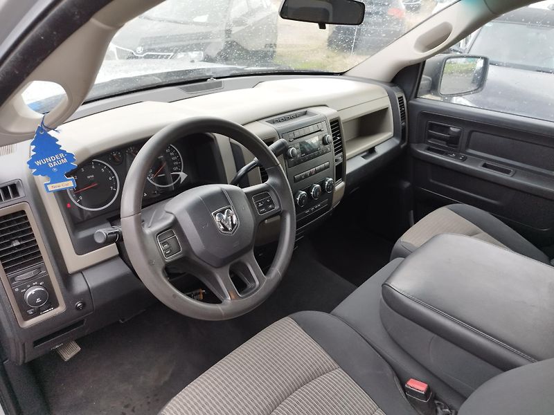 Dodge RAM (2012) 5,7HEMI,V8,4X4,ALU,TAŽNÝ - fotka 16 z 26