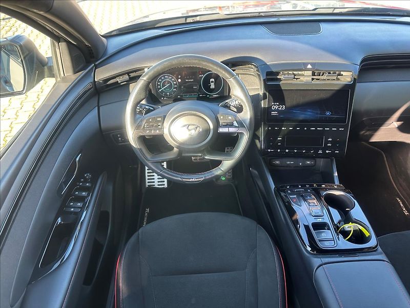 Hyundai Tucson 1,6 T-GDI HP 4WD DCT N LINE ST - fotka 19 z 34