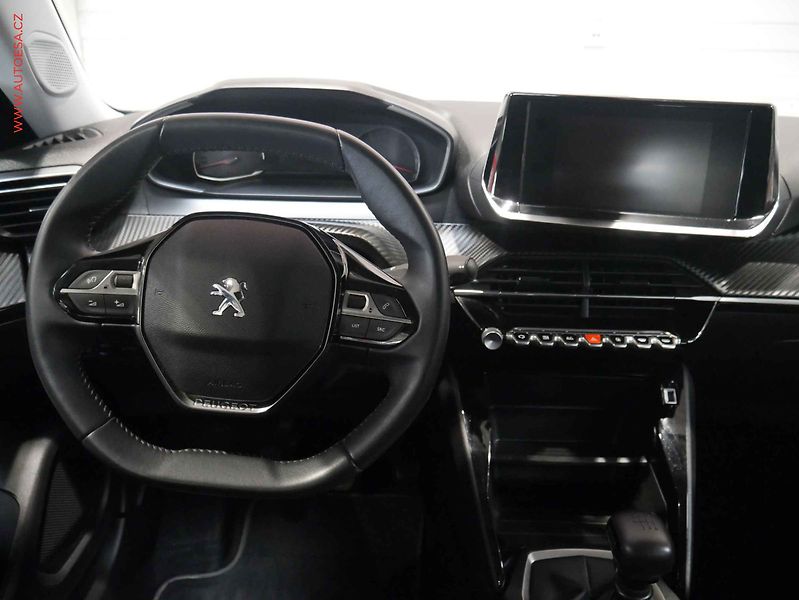 Peugeot 2008 (2021) 1.2 PT, 2.maj,ČR, servis - fotka 11 z 18