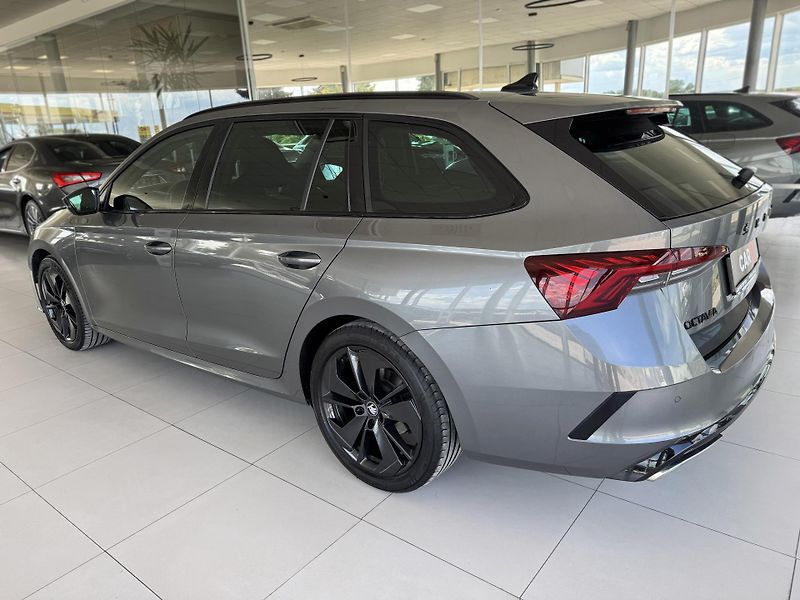 Škoda Octavia RS 2,0TDI*DSG*HUD*REZERVACE! - fotka 7 z 34