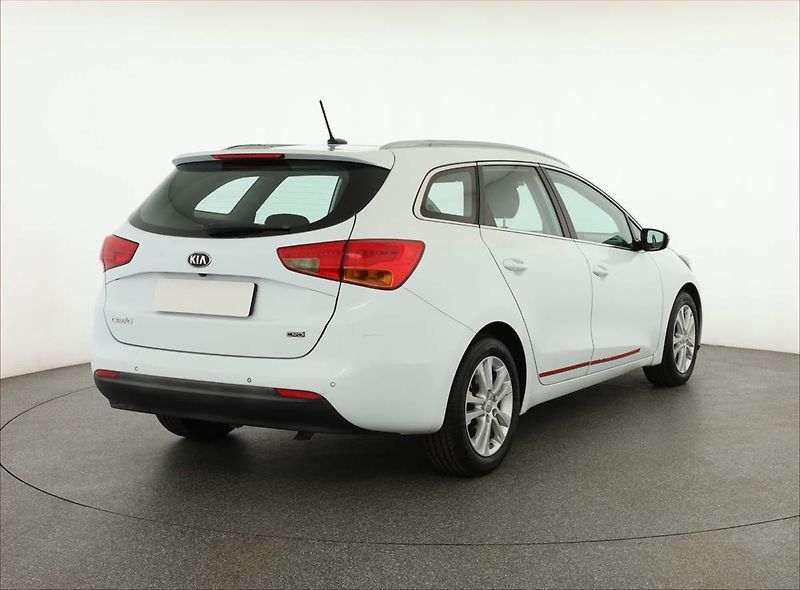 Kia Ceed (2014) 1.6 CRDi, Serv.kniha, nová STK - fotka 5 z 19