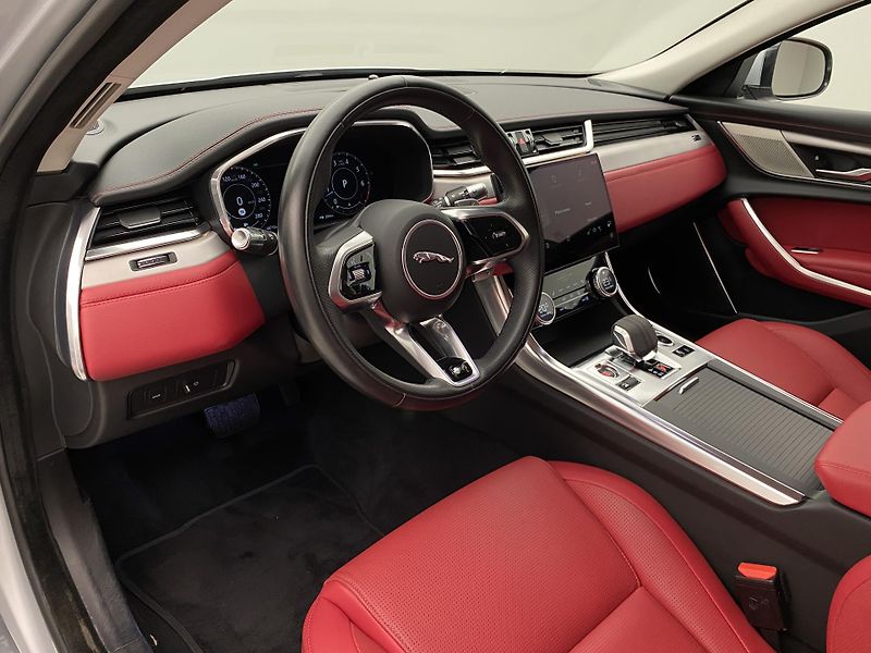 Jaguar XF P300 R-DYNAMIC S AWD AUT CZ - fotka 4 z 44