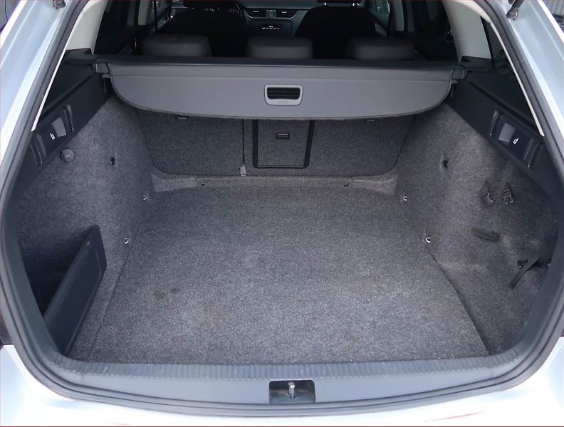 Škoda Octavia (2013) 1.6 TDI, Tempomat - fotka 13 z 15