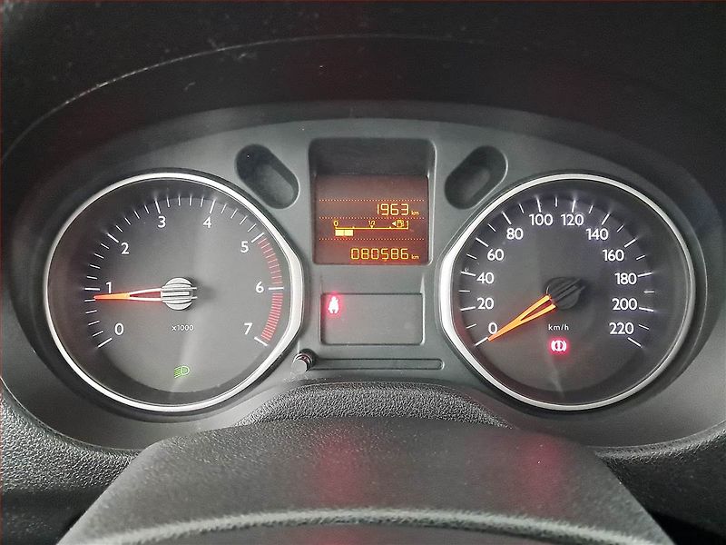 Citroën C-Elysée (2017) 1.2 PureTech, ČR,1.maj - fotka 11 z 13