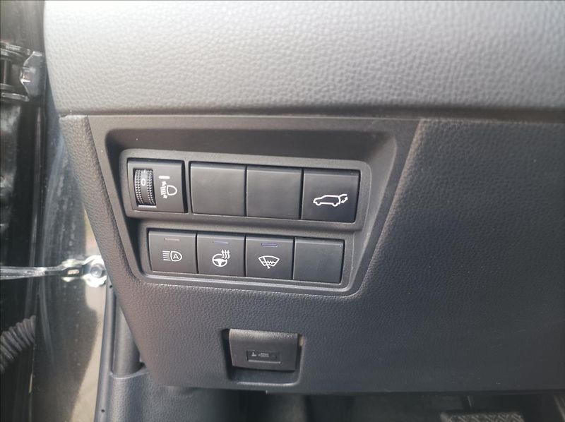 Toyota Yaris Cross 1,5 Premiere Edition - fotka 13 z 25