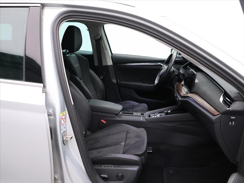 Škoda Octavia Scout 2.0 TDI 147kW 4x4 DSG CZ - fotka 11 z 28