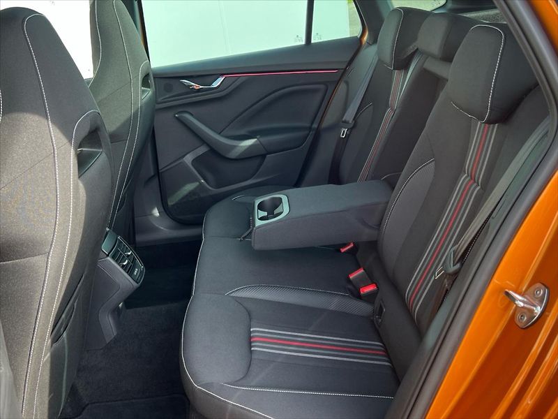 Škoda Kamiq 1,0 TSi 85kW 7DSG MONTE CARLO - fotka 13 z 31