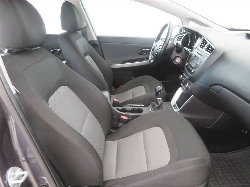 Kia Ceed (2017) 1.4 MPI, Tempomat - fotka 9 z 16