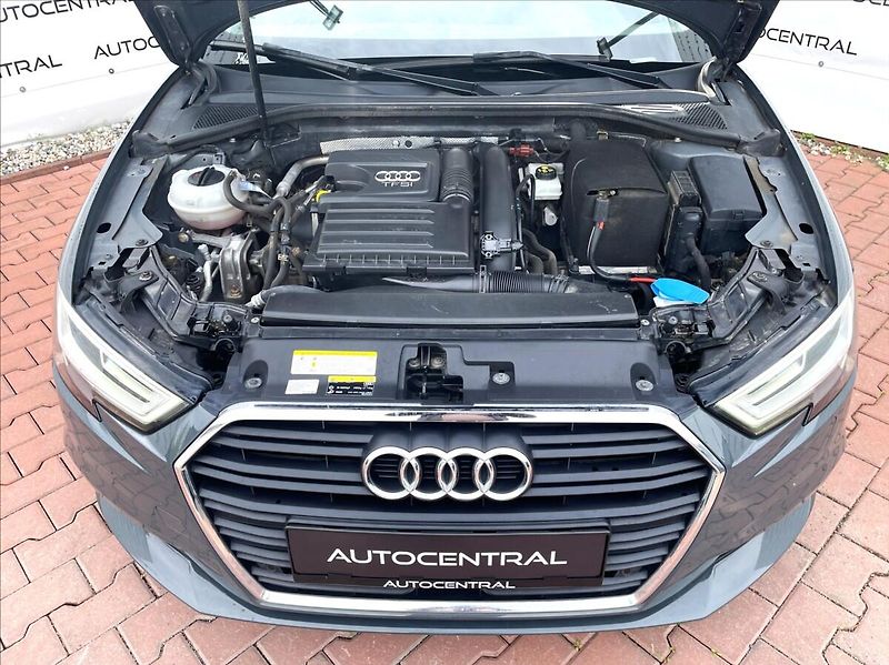 Audi A3 1,4 tsi S-line 110kw S-tronic - fotka 8 z 25