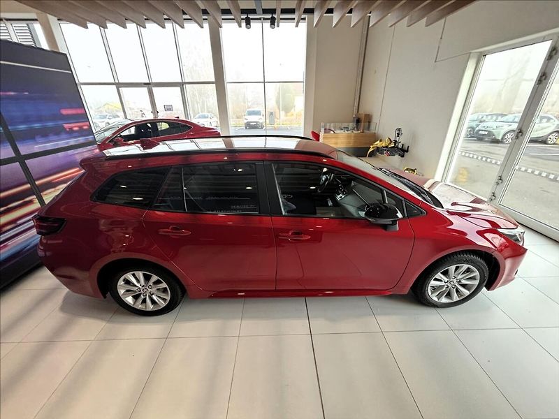 Toyota Corolla 1,8   TS Comfort Tech HEV - fotka 8 z 9