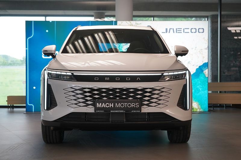Omoda Ostatní 1.5 T-GDI 3DHT AWD PREMIUM - fotka 2 z 54