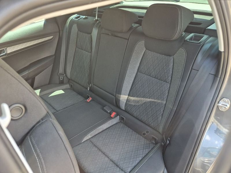 Škoda Karoq Top Selection 1.5 TSI 110 kW - fotka 13 z 29