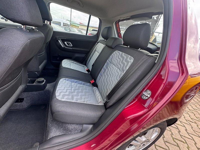 Škoda Fabia (2008) 1,2 HTP 44 KW KILOMETRY - fotka 29 z 38