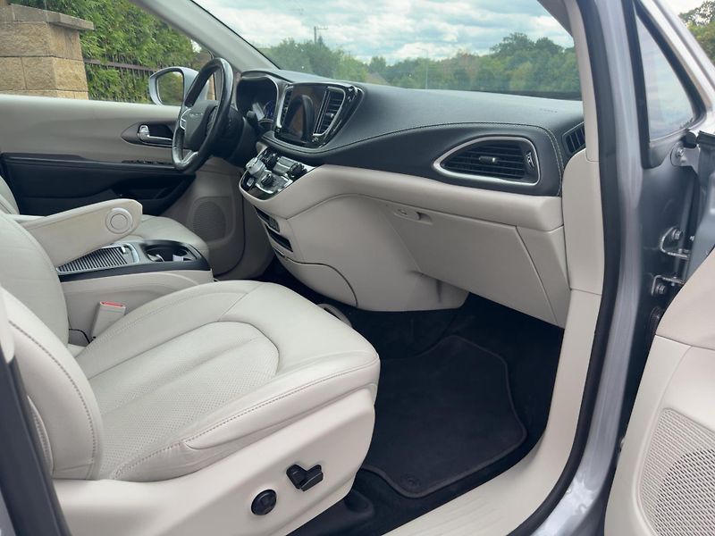 Chrysler Pacifica (2021) 3,6 Hybrid Plug Radar 360 2021 - fotka 10 z 19