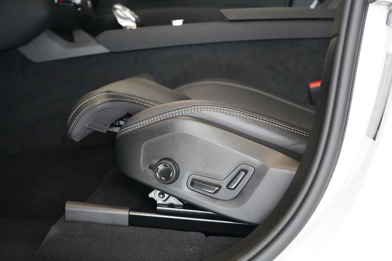 Volvo XC90 B5 PLUS Bright, Vzduch, 360° - fotka 23 z 50