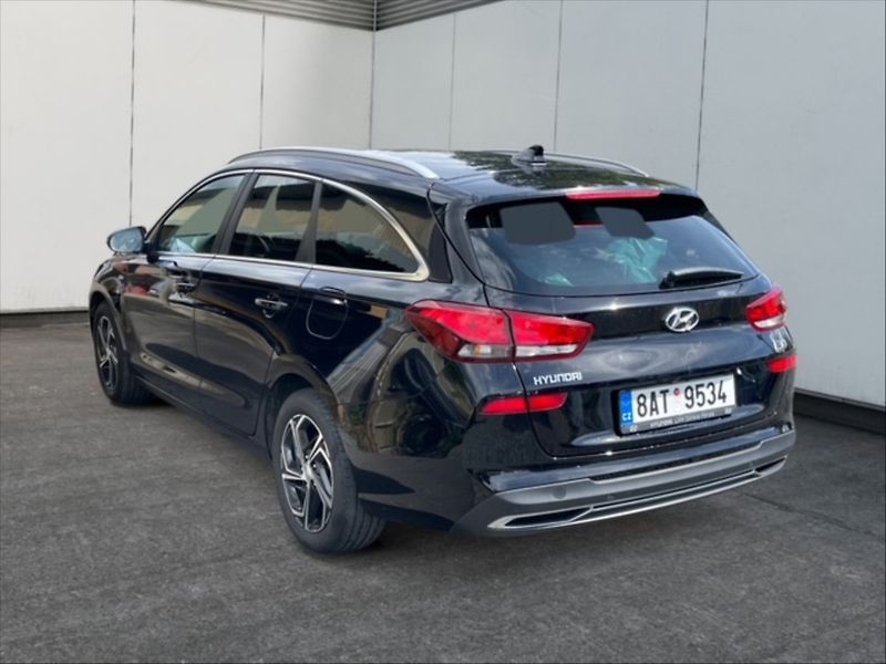 Hyundai i30 1,5 T-GDI M.Hyb Smart - fotka 4 z 11