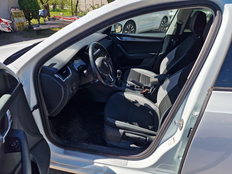 Škoda Octavia 1,6TDI 81KW JOY NAVI - fotka 7 z 19