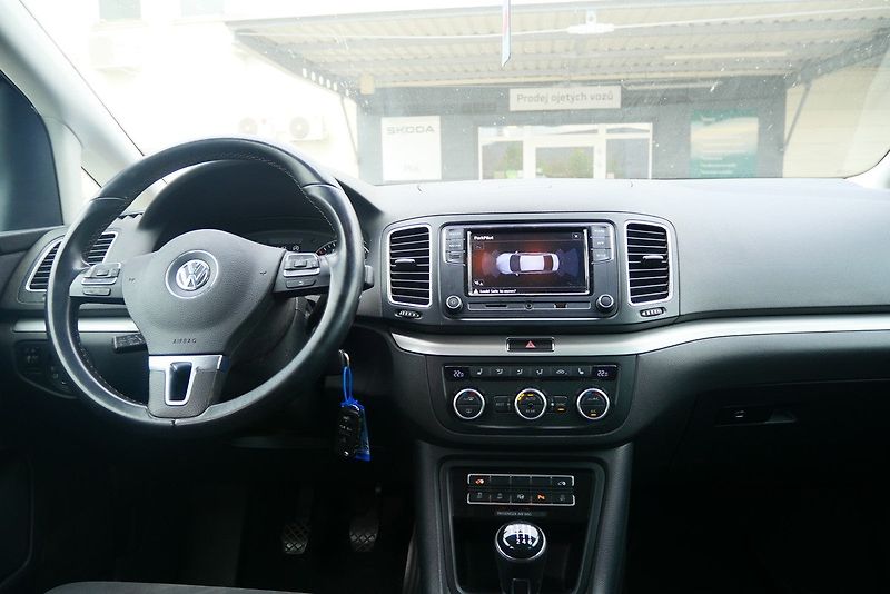 Volkswagen Sharan - fotka 6 z 6