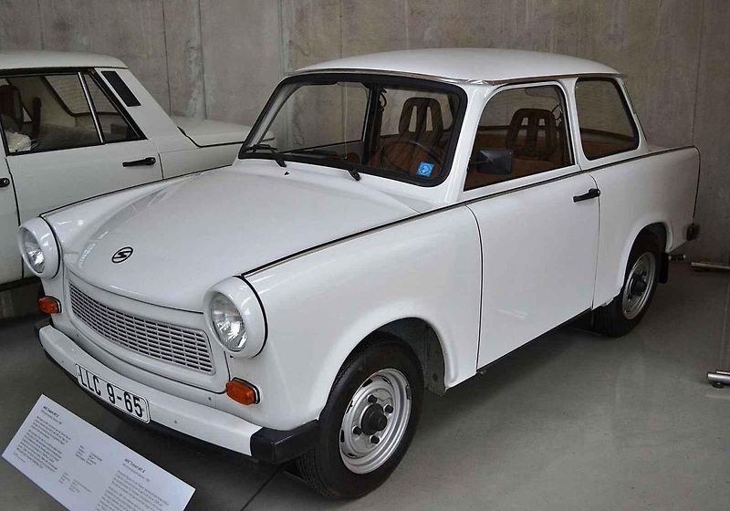 Zavzpomínejte s námi na to, jaká auta, s výjimkou těch co patřila invazním vojskům, se v srpnu 1968 pohybovala na našich silnicích.