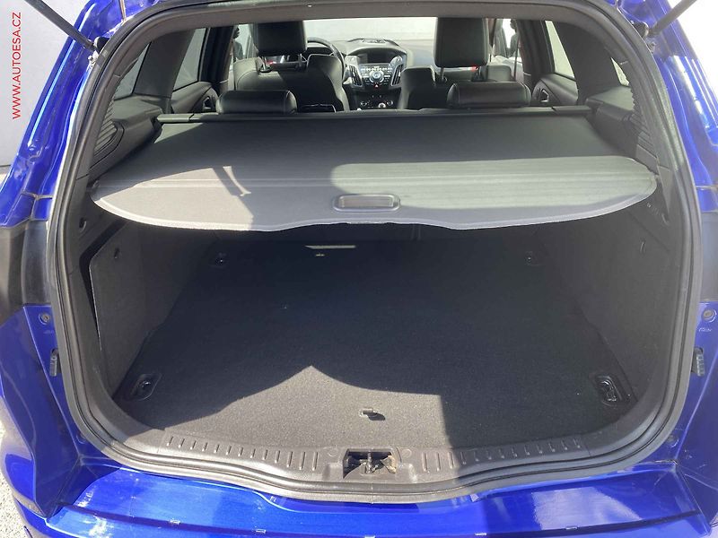 Ford Focus (2012) 2.0EB, AC, bixen, kamera - fotka 7 z 16