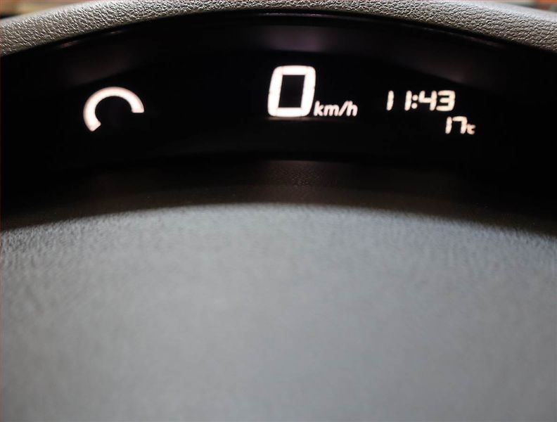 Nissan Leaf (2015) 24 kWh, SoH 83%, Automat - fotka 16 z 27