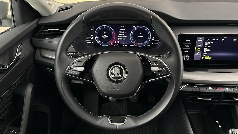 Škoda Octavia 1.0 TSI Ambition Combi - fotka 9 z 24