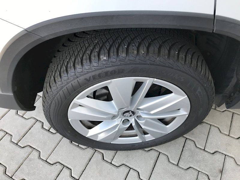 Škoda Karoq (2025) SEL TS 110/1.5 A7F - fotka 12 z 27