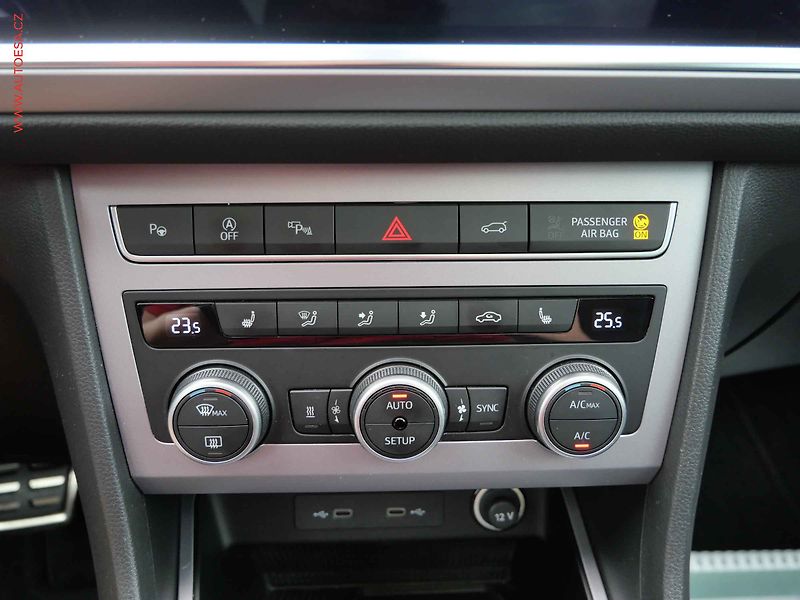 Seat Ateca (2022) 2.0 TSi 4Drive, DSG, LED - fotka 18 z 30