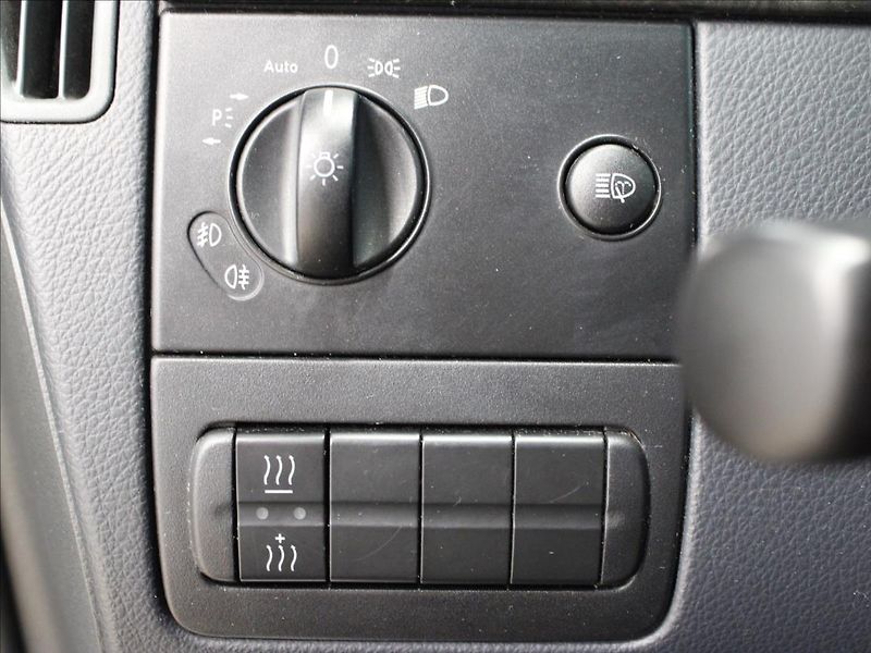 Mercedes-Benz Viano 3,0 CDI V6 Long xenony - fotka 18 z 32