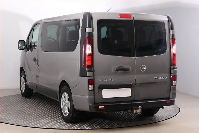Opel Vivaro (2016) 1.6 BiCDTI, Bus, 8Míst, ČR - fotka 4 z 16