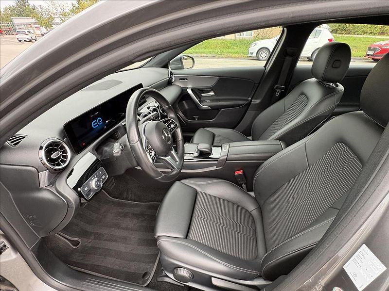 Mercedes-Benz Třídy A 1,3 250e Full Led,Navi,Výhřev - fotka 3 z 43