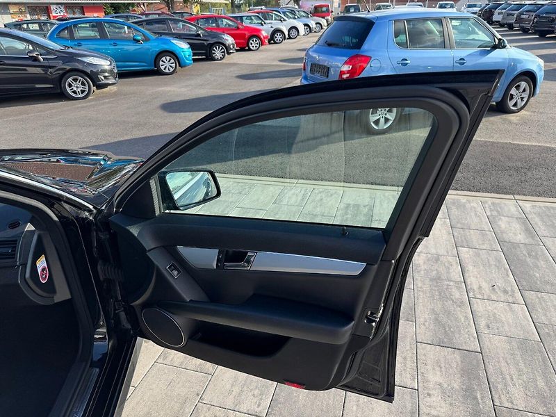 Mercedes-Benz Třídy C (2010) AMG 2,2 CDI 125 KW Automat - fotka 25 z 31